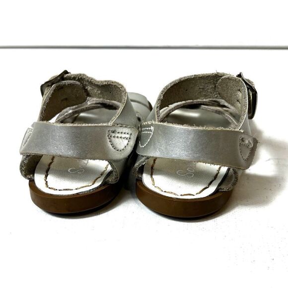 The Saltwater Sandal Hoyway Metallic Silver Leather Baby Girl Size 4 Casual Shoe - Picture 6 of 7